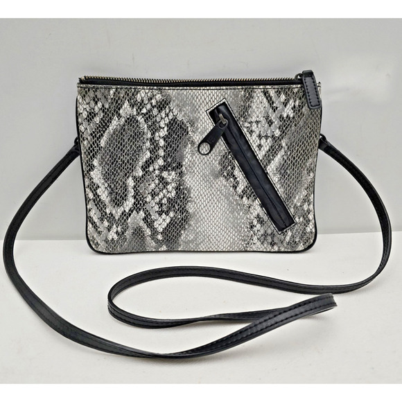 GAP Handbags - GAP Small Black & Gray PYTHON PRINT Textured Leather Slim Crossbody Shoulder Bag